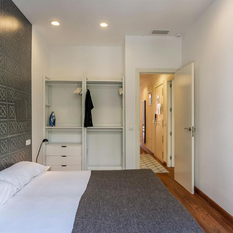 AB Montjuic - Apartamento de 3 dormitorios con terraza - 2