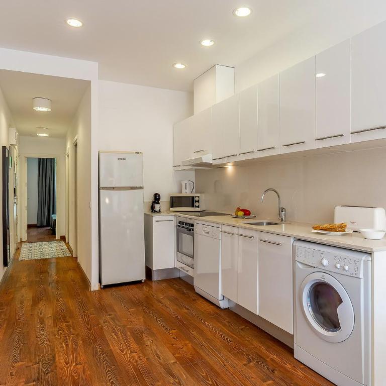 AB Montjuic - Apartamento de 3 dormitorios con terraza - 9