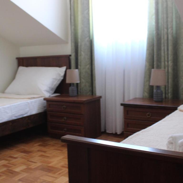 Villa Velzon Guesthouse - Apartman sa Terasom (6 Odraslih Osoba) - 10