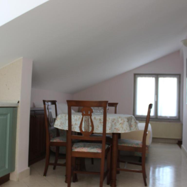 Villa Velzon Guesthouse - Apartman sa Terasom (6 Odraslih Osoba) - 18