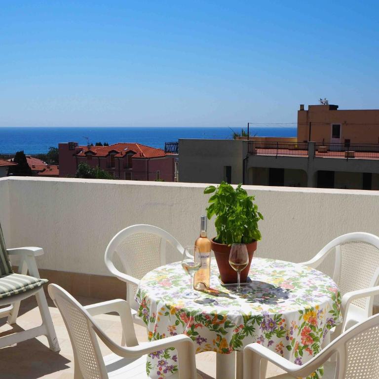 Residence Mare Verde - Appartamento con 1 Camera da Letto, Balcone e Vista Mare - 1