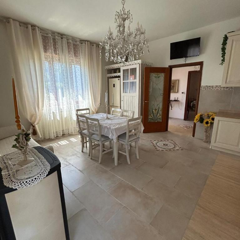 Venetian Style Apartments in Villa - Superior One-Bedroom Apartment - 4