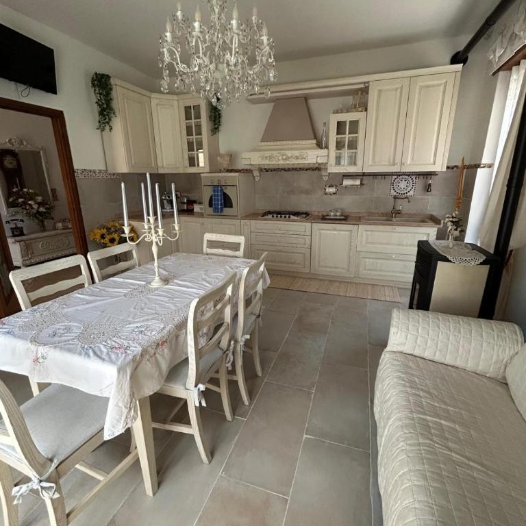 Venetian Style Apartments in Villa - Superior One-Bedroom Apartment - 7