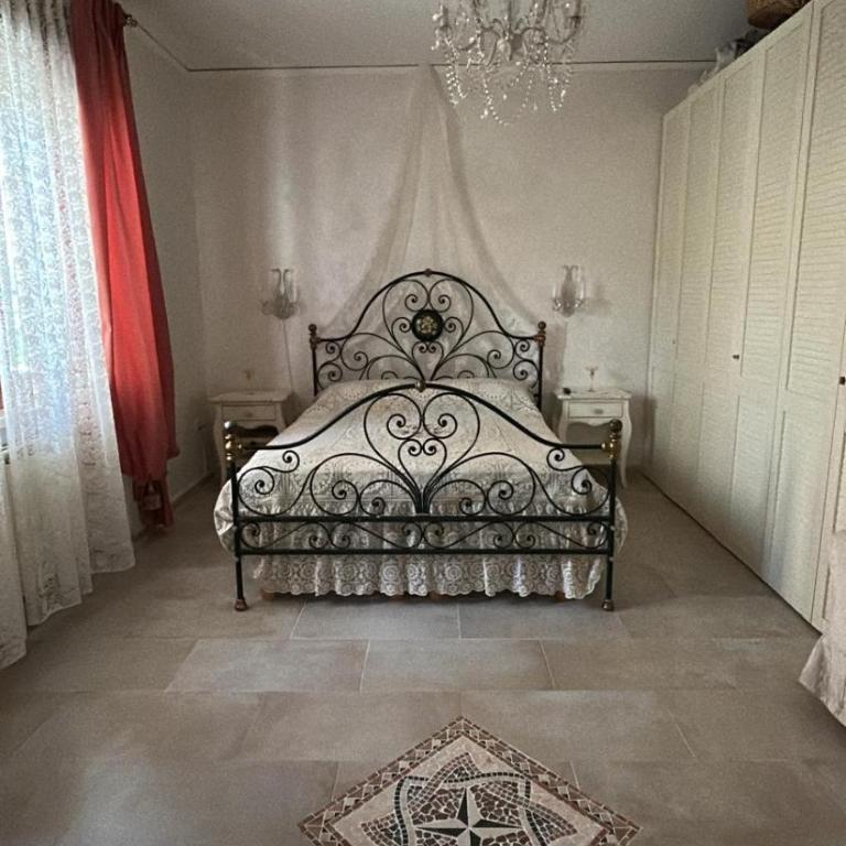 Venetian Style Apartments in Villa - Superior One-Bedroom Apartment - 9