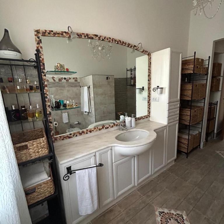 Venetian Style Apartments in Villa - Superior One-Bedroom Apartment - 13
