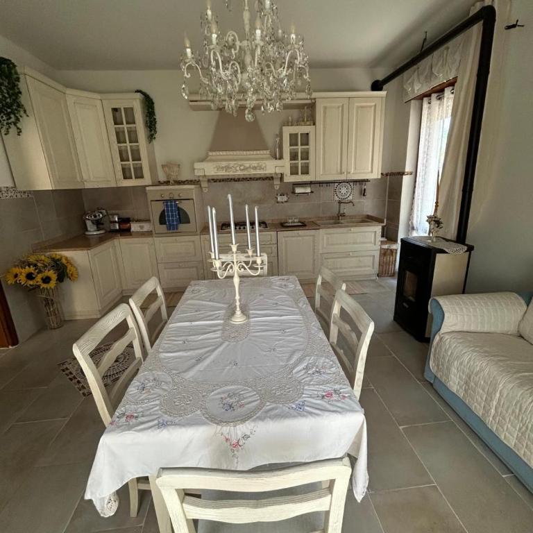 Venetian Style Apartments in Villa - Superior One-Bedroom Apartment - 15