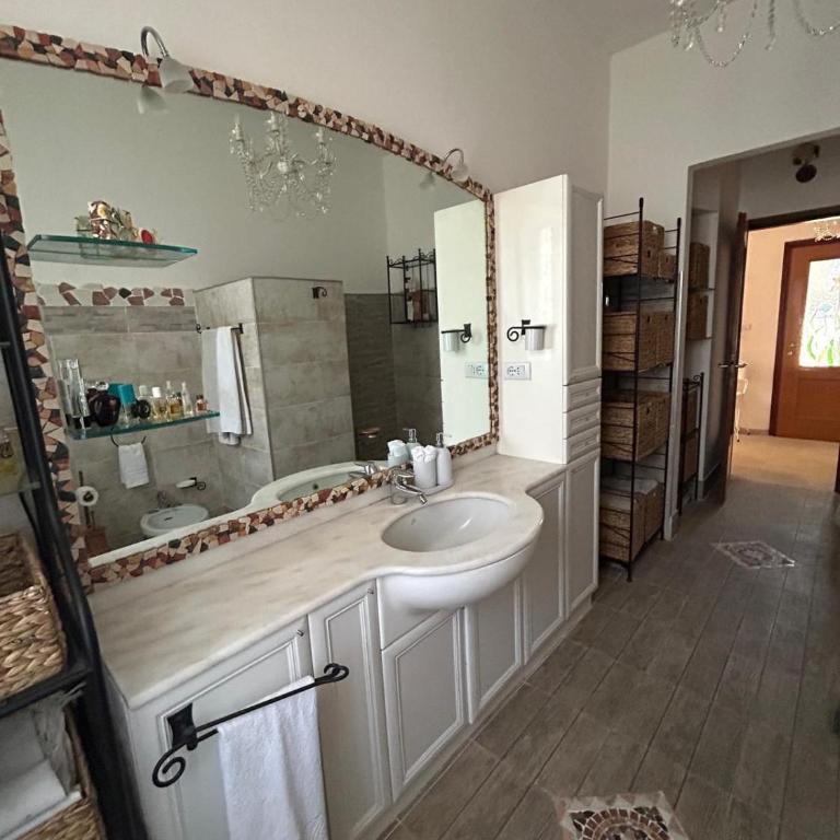 Venetian Style Apartments in Villa - Superior One-Bedroom Apartment - 17