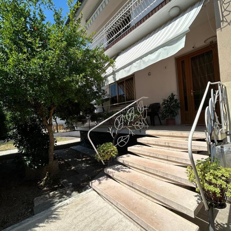 Venetian Style Apartments in Villa - Superior One-Bedroom Apartment - 2