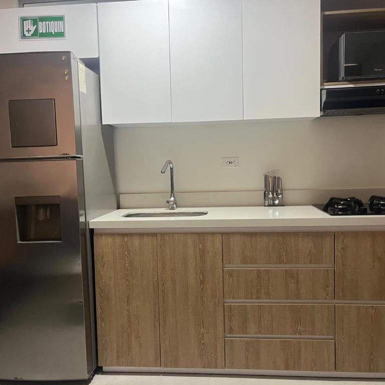 Apartment at Guatape Malecon In front of the lake Fantastic location - Apartamento de 2 dormitorios - 6