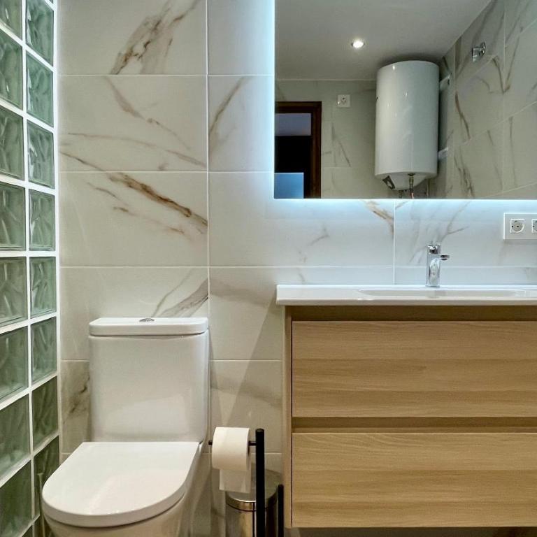 JARDINS DEL MAR 132 - Two-Bedroom Apartment - 20