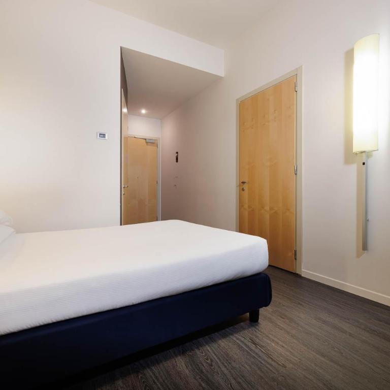 iH Hotels Milano Gioia - Camera Singola con Accesso Persone Disabili - 3