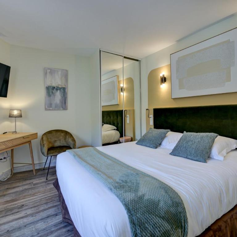 Urban Style Blason du Ventoux - Chambre Lit King-Size - 1