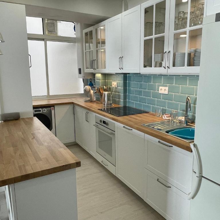 2 bedroom Central Apartment in Torremolinos - Apartamento de 2 dormitorios - 2