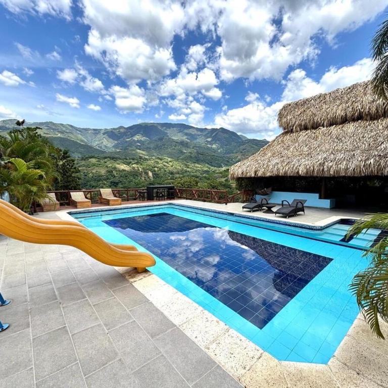 Recreation farm in San Jerónimo - Casa de 7 dormitorios - 1