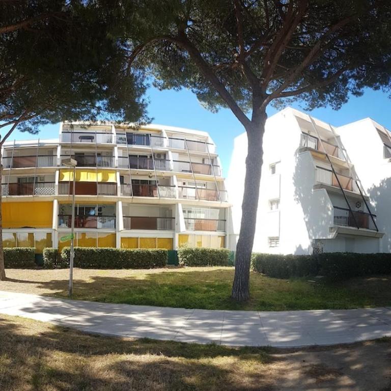 Séjour paisible avec piscine et vue sur le lac - One-Bedroom Apartment with Lake View - 17