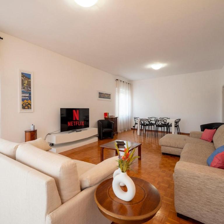 Portofino Spacious Apartment - AC - City Center - Appartamento con 3 Camere da Letto - 30