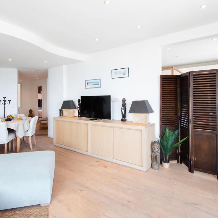 A16 Staywizus - 2BDR Sea View - City Center - Parking & Terrace - Two-Bedroom Apartment - 25