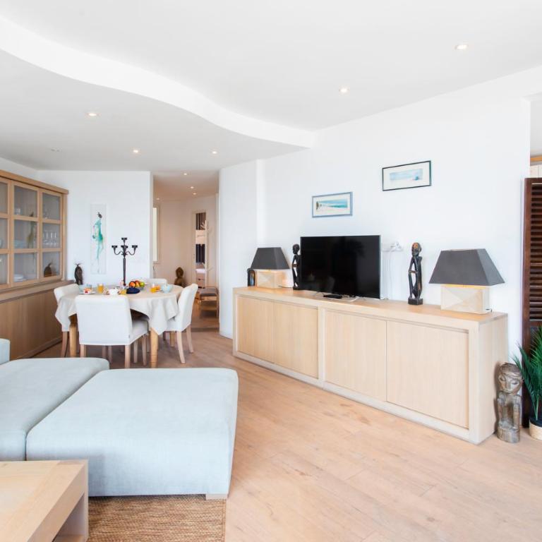 A16 Staywizus - 2BDR Sea View - City Center - Parking & Terrace - Two-Bedroom Apartment - 44