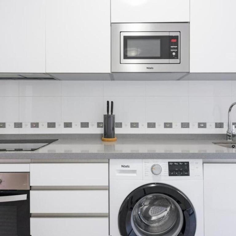 Apartamento con Solarium by DV Properties #P5H3 - Three-Bedroom Apartment - 5