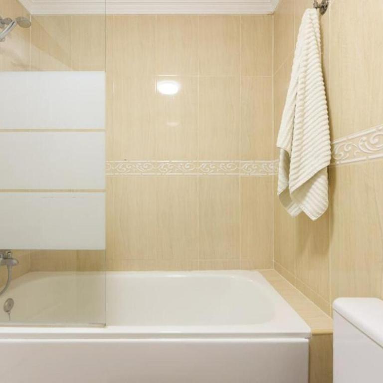 Apartamento con Solarium by DV Properties #P5H3 - Three-Bedroom Apartment - 10