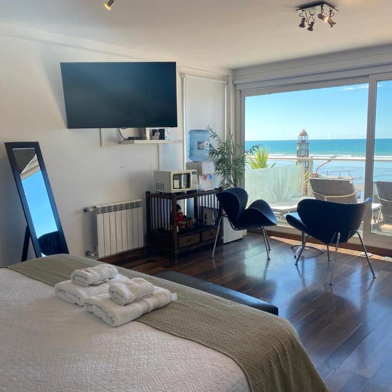 Hosteria Arenas del Sur - Habitación con cama extragrande. - 4