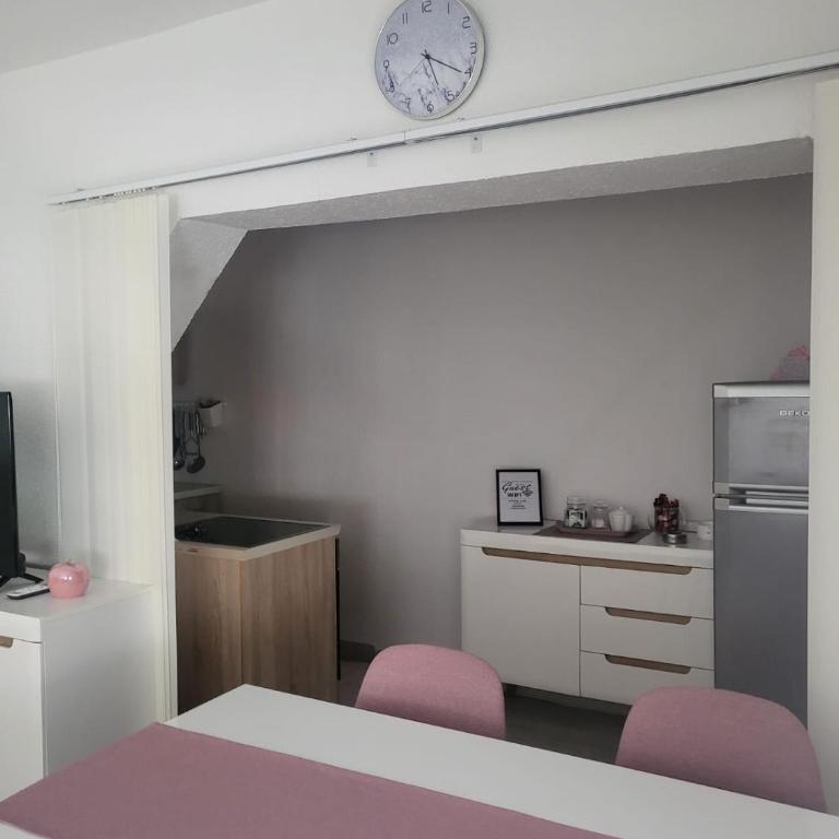 Apartman MM - Two-Bedroom Apartment - 7