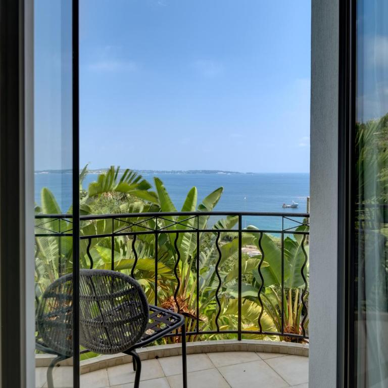 Upstays Sea View Pool 250m Villa - Villa - 13
