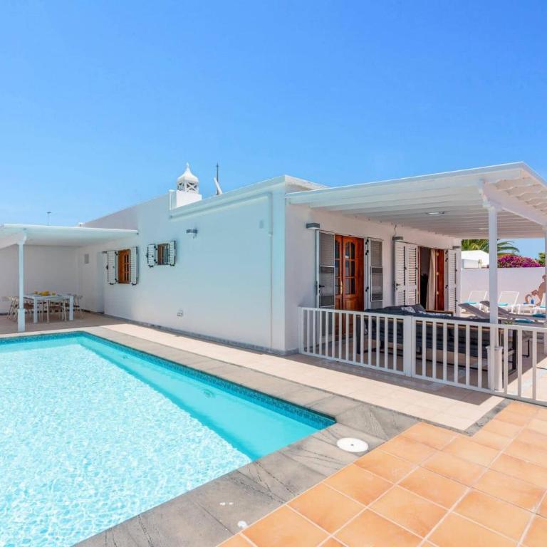 Villa Family by Villa Plus - Villa - 1