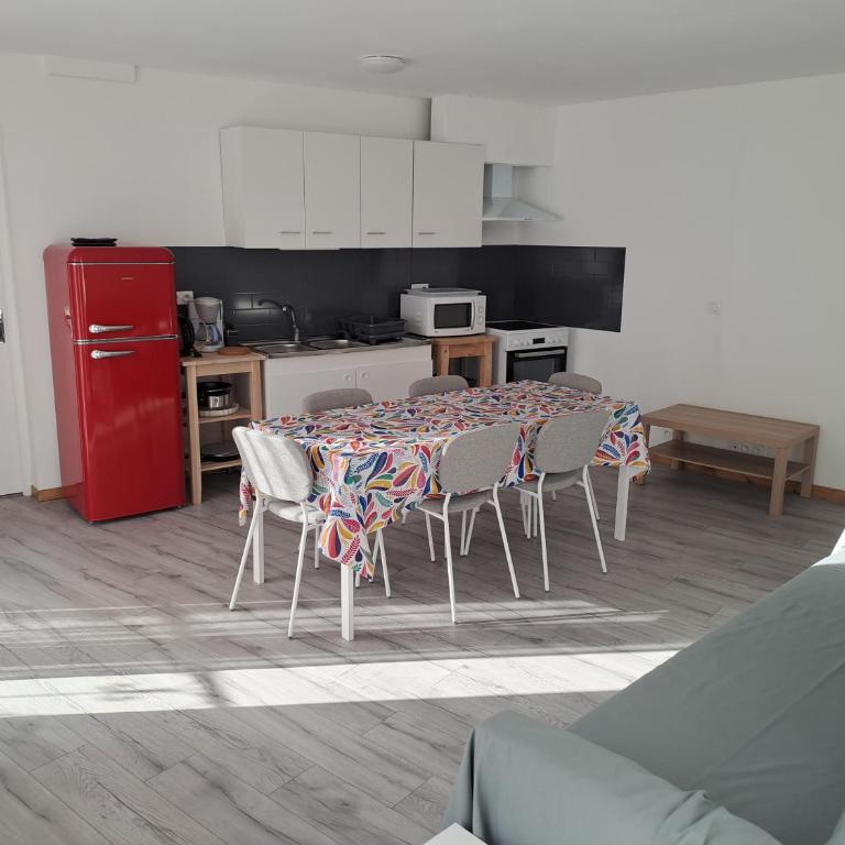 Spacieux T4 centre village - Appartement 2 Chambres - 3
