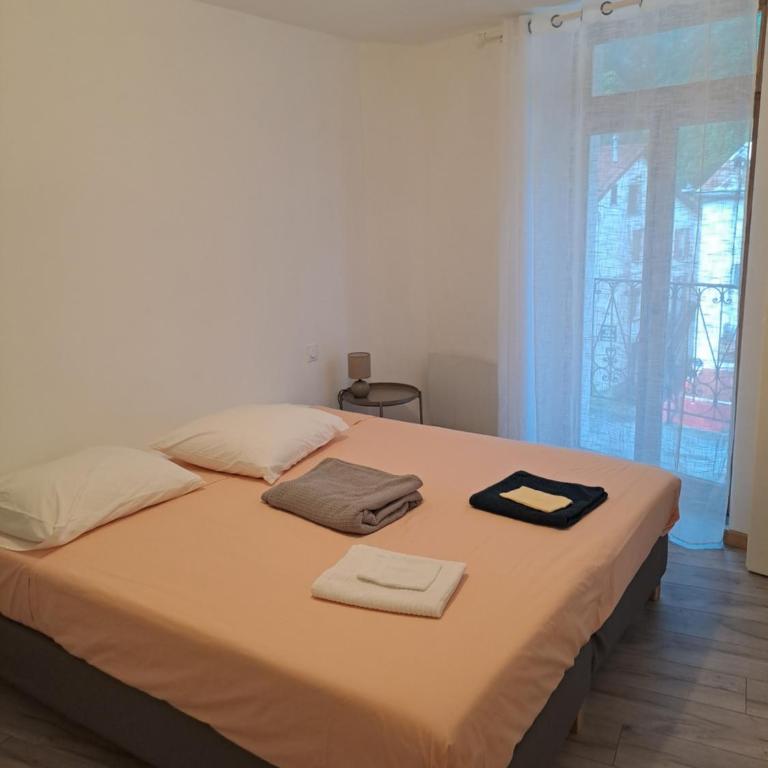 Spacieux T4 centre village - Appartement 2 Chambres - 2
