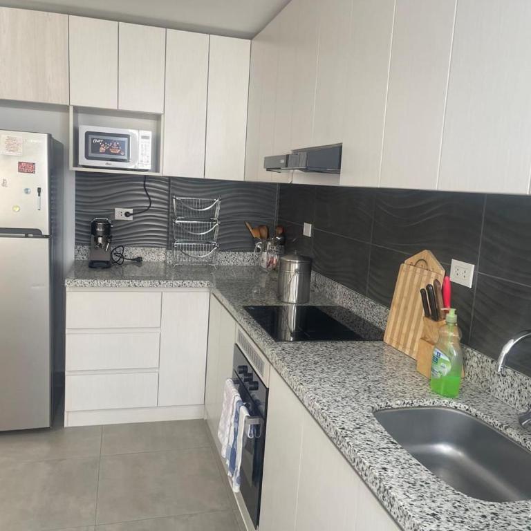 Moderno departamento 2 dormitorios con patio - Apartamento de 2 dormitorios - 1