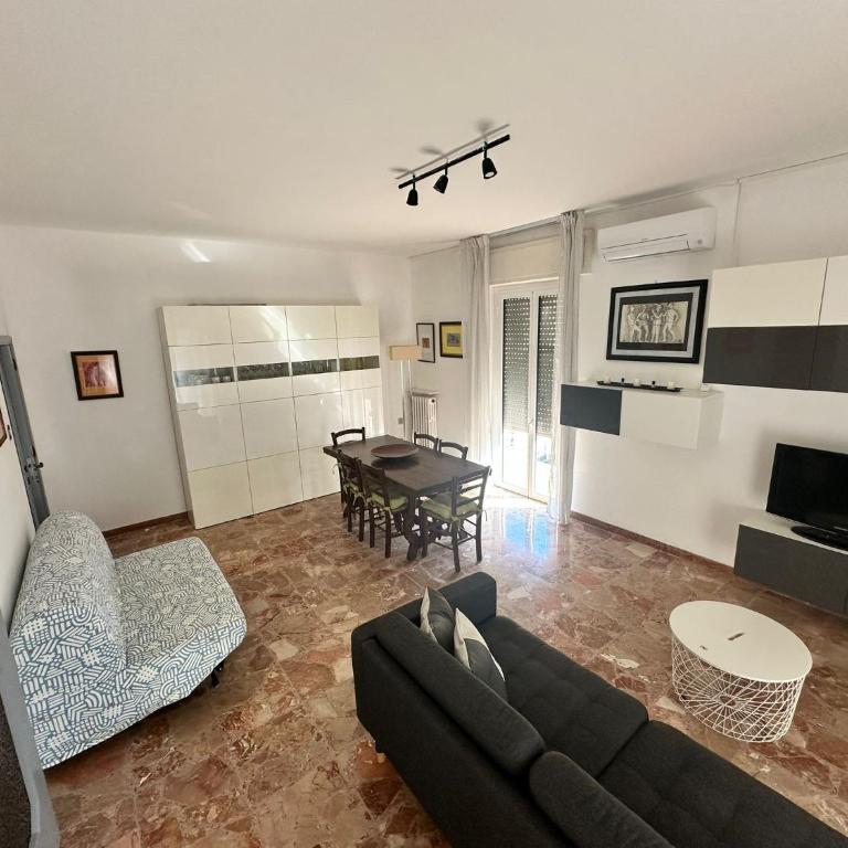 Pescara centro Terrazzo, mare , WiFi e parcheggio - Two-Bedroom Apartment - 15