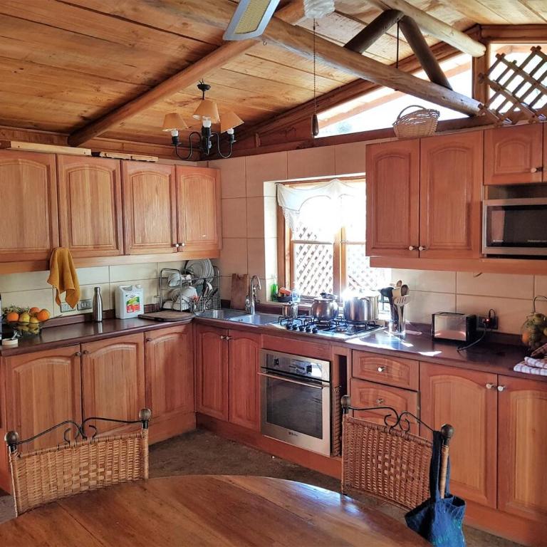 Gran Casa y Parcela de Campo y Montaña a 90 minutos de Santiago - Five-Bedroom House - 62