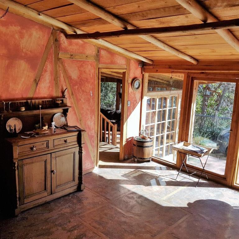 Gran Casa y Parcela de Campo y Montaña a 90 minutos de Santiago - Five-Bedroom House - 60