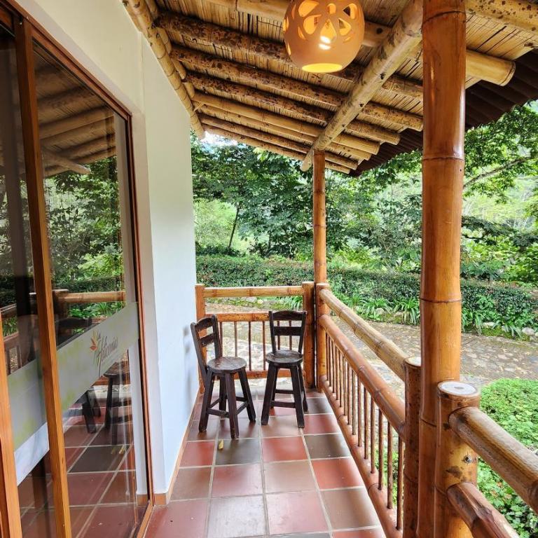 Hotel y termales Las Heliconias - Double Room with Balcony - 1