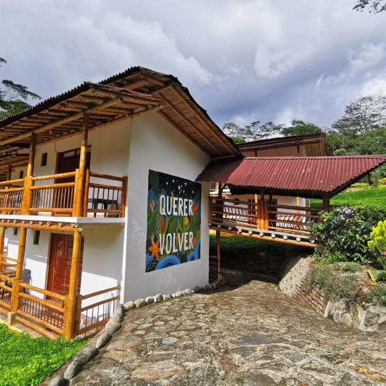 Hotel y termales Las Heliconias - Double Room with Balcony - 3