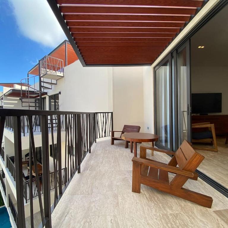 Luxe Jungle Retreat with Private Terrace & Jacuzzi in Aldea Zama - Two-Bedroom Deluxe Apartment - 13