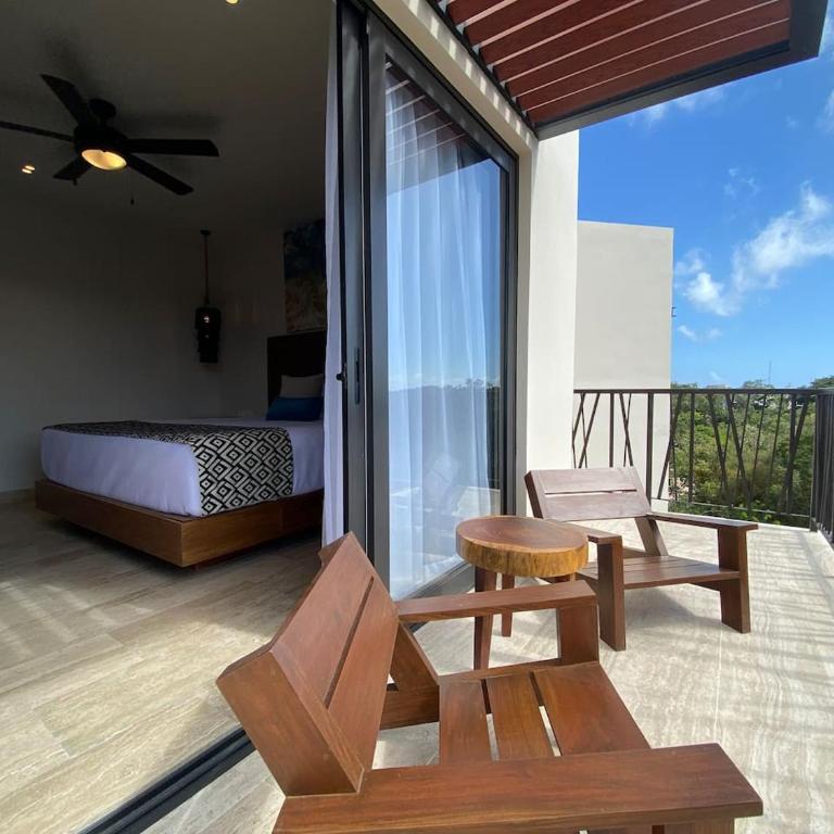 Luxe Jungle Retreat with Private Terrace & Jacuzzi in Aldea Zama - Two-Bedroom Deluxe Apartment - 4