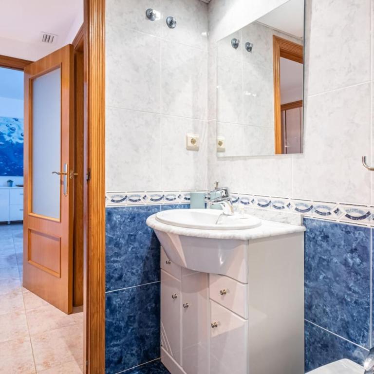 Denia Beach & Pool - Modern Flat near the Port with Parking - Apartamento - 17