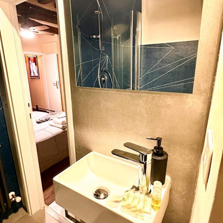 Sweet Light and Romance on Perugia First Floor - Appartamento con 1 Camera da Letto - 17