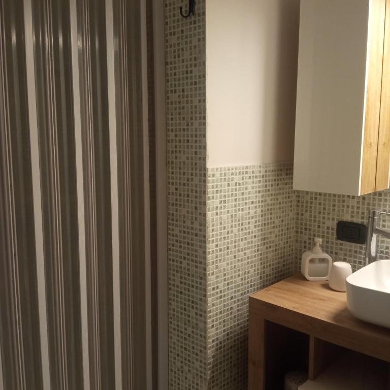 Napolibed - Quadruple Room with Private Bathroom - 5