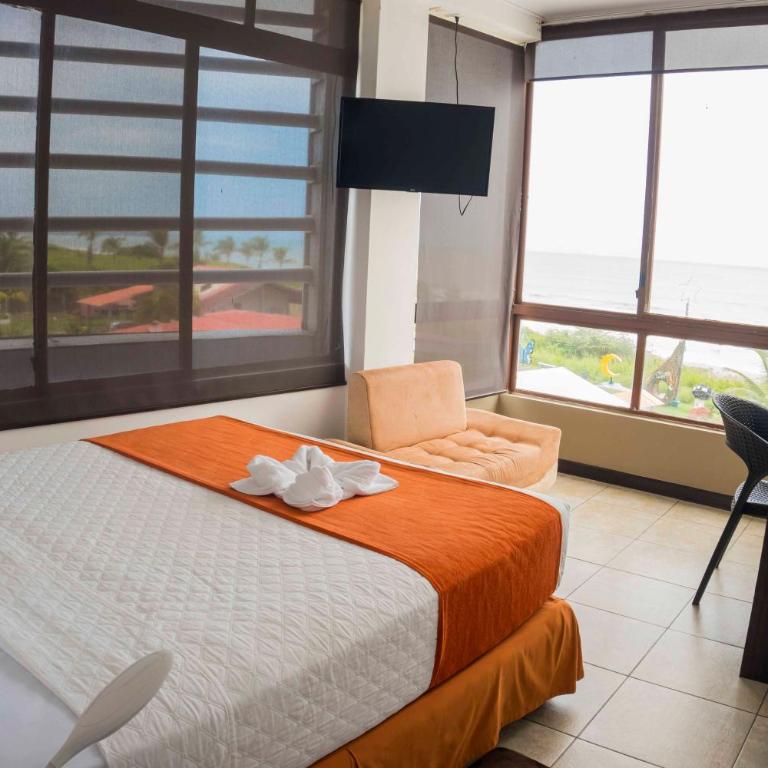 Hotel Punta Azul - Queen Room with Sea View - 1