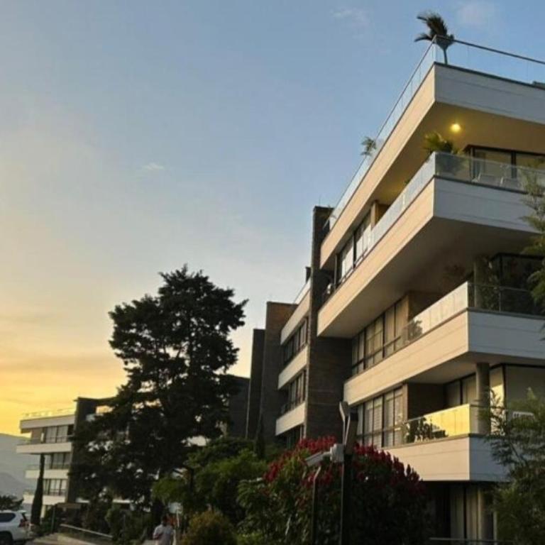 San Francisco Hills - Two-Bedroom Apartment - 2