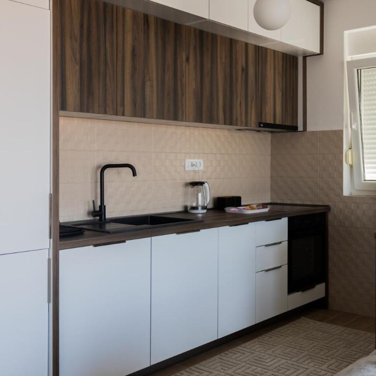 Tara Apartments - Apartman s 1 Spavaćom Sobom, Pogledom na More i Terasom - 9