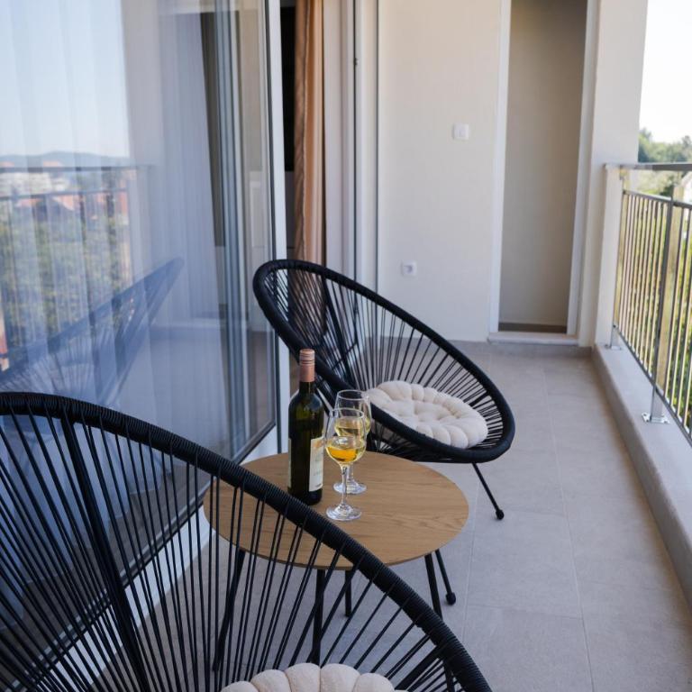 Tara Apartments - Apartman s 1 Spavaćom Sobom, Balkonom i Pogledom na More - 2