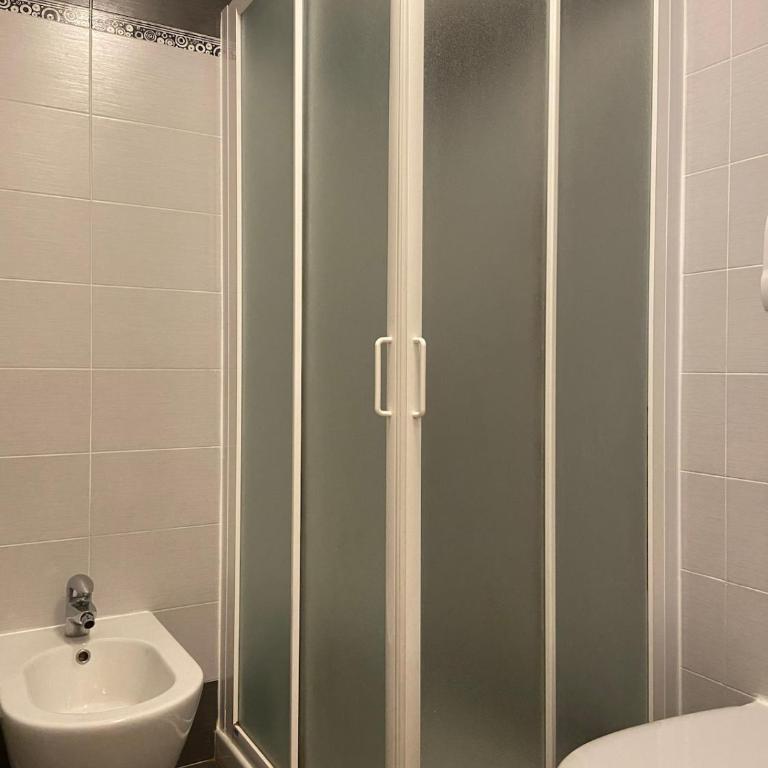 BLACK & WHITE HOME, an oasis in the city center - One-Bedroom Apartment - 5