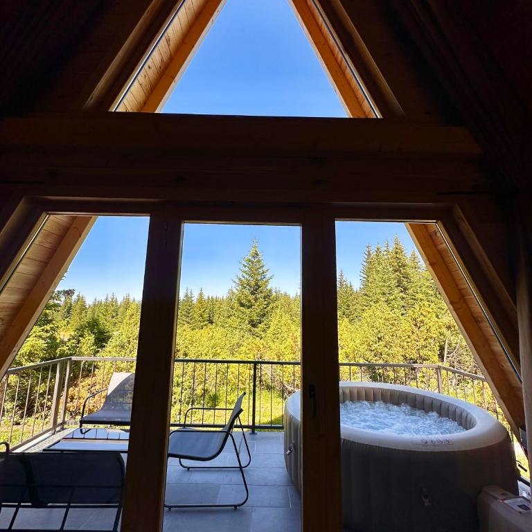 Pine Forrest Uskoci - One-Bedroom House - 9