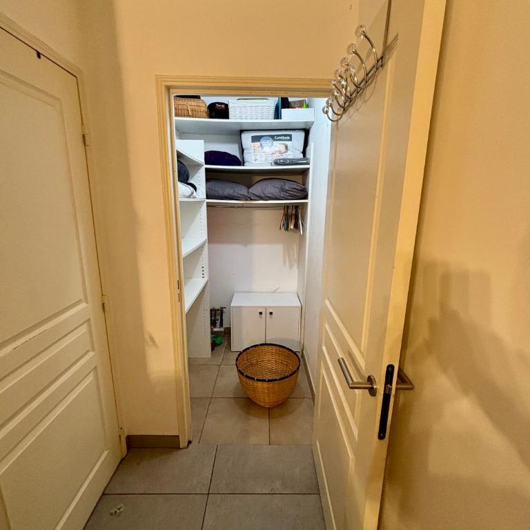 Magnifique studio avec terrasse et jardin - Appartement 2 Chambres - 11