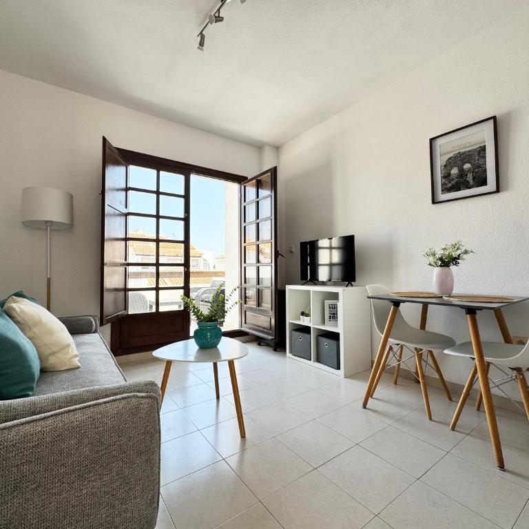 Apartment El Paraiso, 1 Bedroom 300M from the sea - One-Bedroom Apartment - 3