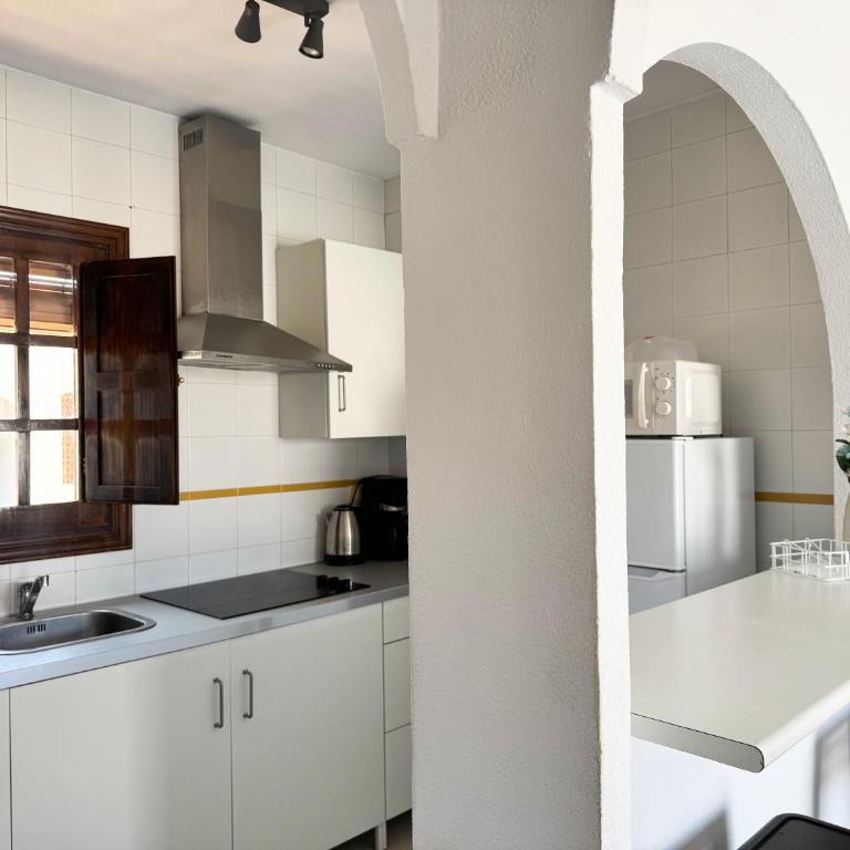 Apartment El Paraiso, 1 Bedroom 300M from the sea - One-Bedroom Apartment - 6